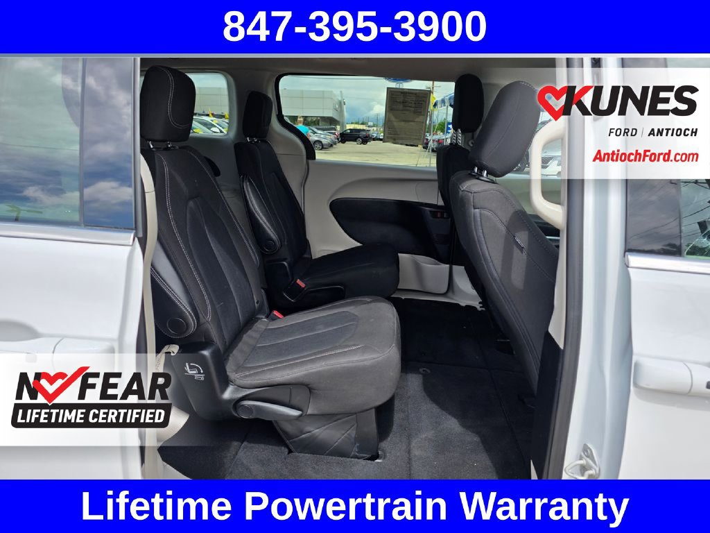Used 2023 Chrysler Voyager LX FWD image 38