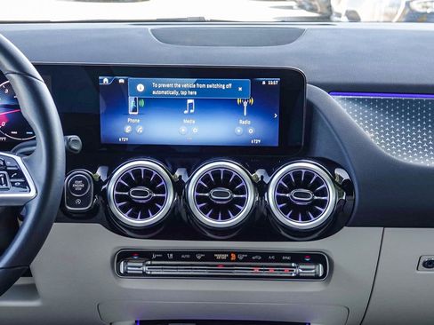 Used 2025 Mercedes-Benz GLA 250 GLA 250 image 13