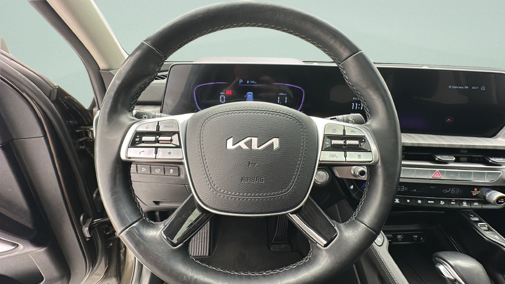 Used 2024 Kia Telluride EX w/ EX Captain's Chair Package AWD/4WD image 17
