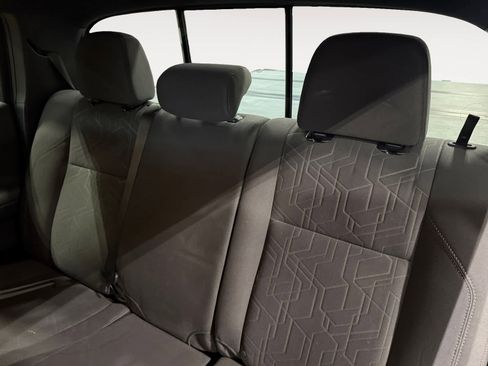 Used 2018 Toyota Tacoma TRD Sport AWD/4WD image 14