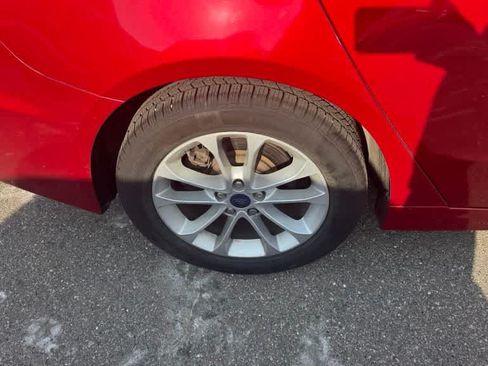Used 2020 Ford Fusion SE FWD image 13