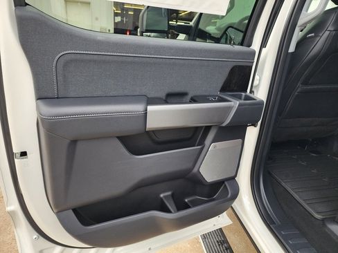 New 2026 Ford F350 Lariat w/ FX4 Off-Road Package image 11