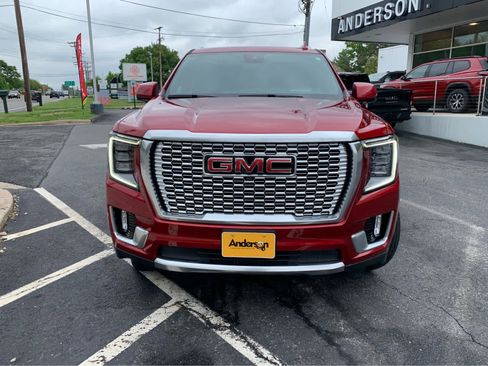 Used 2024 GMC Yukon Denali AWD/4WD image 2