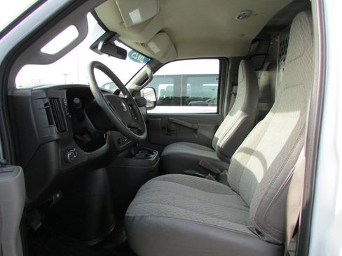 Used 2025 Chevrolet Express 2500 Extended w/ Communications Package image 13
