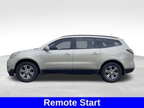 Used 2017 Chevrolet Traverse LT FWD image 2