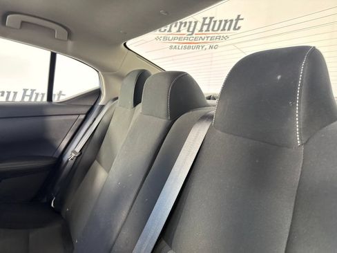Used 2025 Nissan Sentra SV FWD image 11