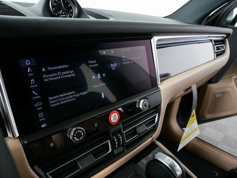 New 2026 Porsche Macan image 13