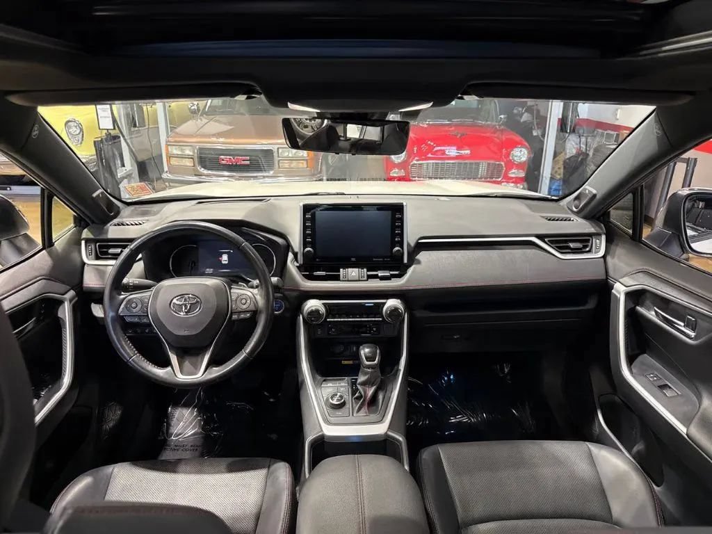Used 2022 Toyota RAV4 XSE w/ Premium Package AWD/4WD image 15