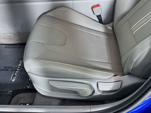 Used 2025 Hyundai Elantra Sport FWD image 23