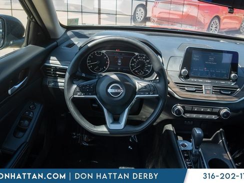 Used 2025 Nissan Altima 2.5 SV FWD image 6