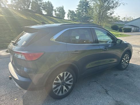 Used 2020 Ford Escape Titanium AWD/4WD image 5