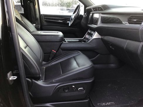 Used 2022 GMC Yukon Denali AWD/4WD image 8