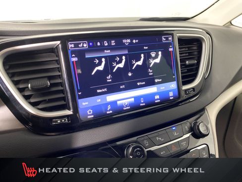 Used 2024 Chrysler Pacifica Touring-L image 5