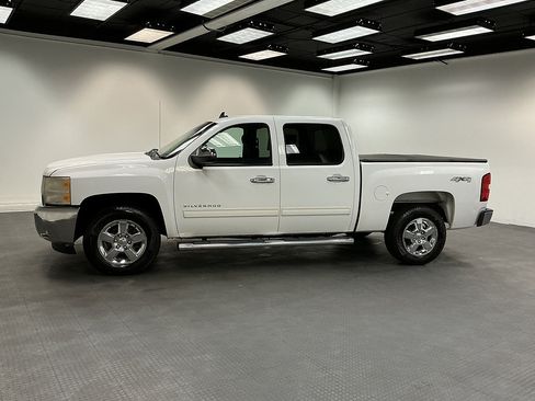 Used 2011 Chevrolet Silverado 1500 LT w/ All-Star Edition AWD/4WD image 2