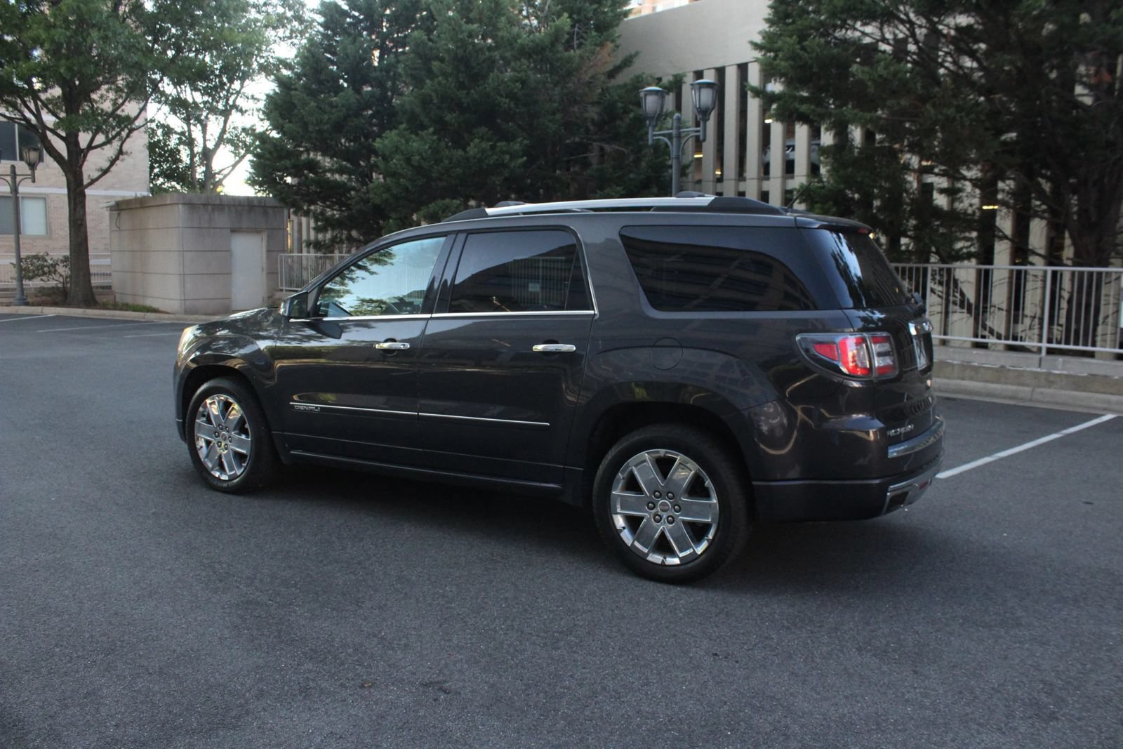 Used 2016 GMC Acadia Denali AWD/4WD image 9