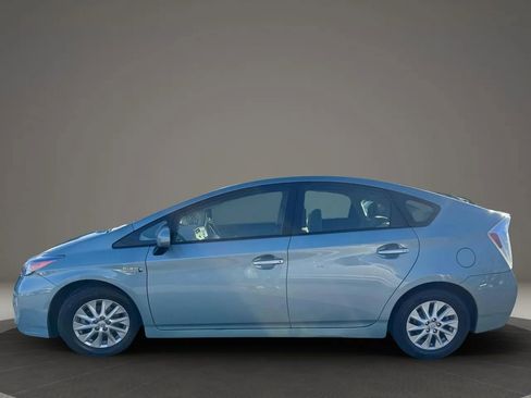 Used 2015 Toyota Prius Plug-In Hybrid image 6