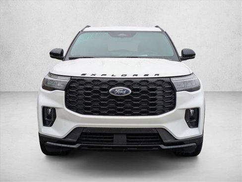 New 2026 Ford Explorer ST-Line w/ ST-Line Street Pack AWD/4WD image 6