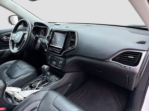 Used 2020 Jeep Cherokee Limited image 27