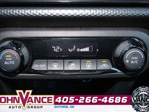 Used 2022 Nissan Kicks SV image 35