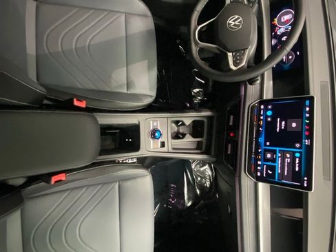 New 2026 Volkswagen Tiguan SE image 10