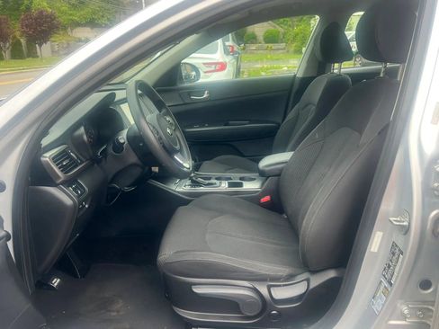 Used 2018 Kia Optima LX w/ 17" Alloy Wheels Package FWD image 26