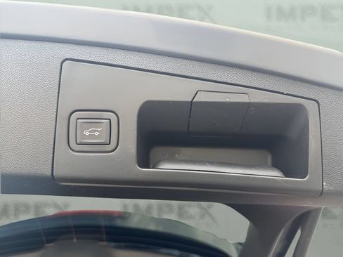 Used 2024 Cadillac XT4 Luxury FWD image 30