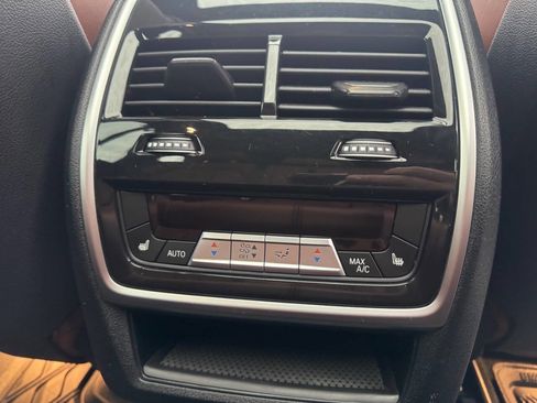 Used 2022 BMW X5 xDrive40i w/ M Sport Package image 14