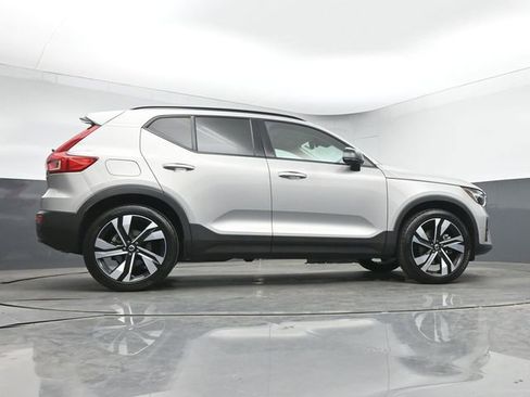 Used 2023 Volvo XC40 B5 Plus w/ Protection Package Premier AWD/4WD image 40