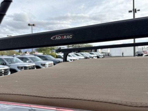 Used 2022 Chevrolet Colorado LT w/ Luxury Package image 38