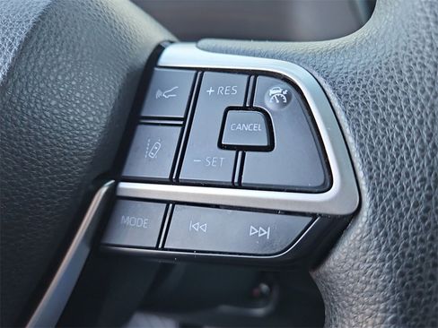 Used 2023 Toyota Highlander Platinum image 36