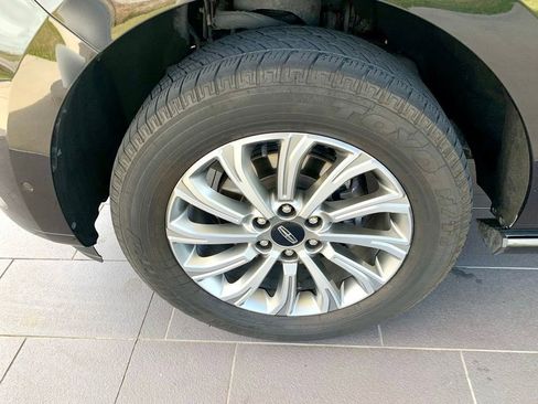 Used 2024 Lincoln Navigator L 4WD image 10