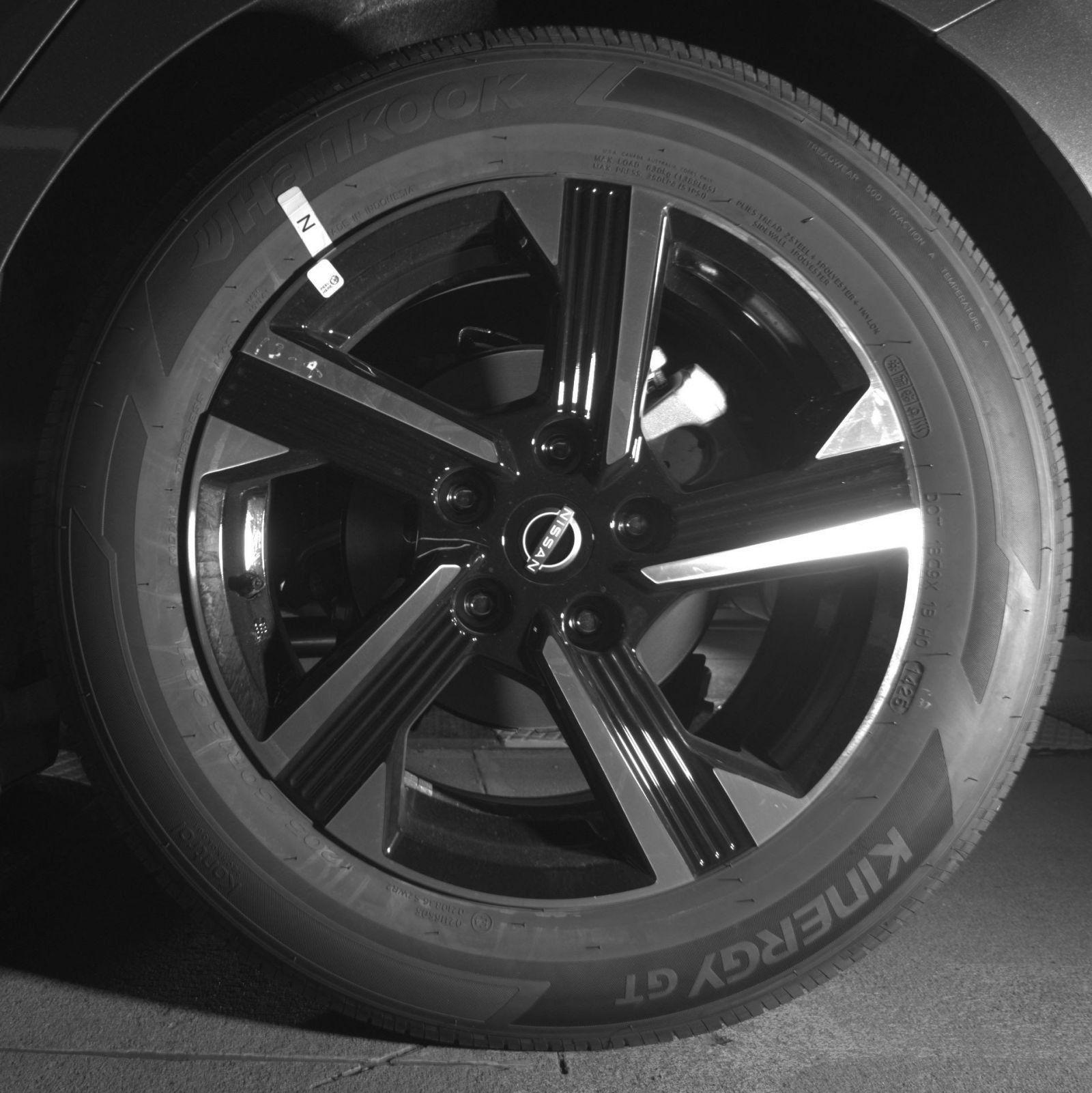 Used 2025 Nissan Sentra SV FWD image 16