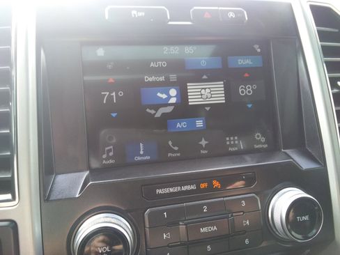 Used 2017 Ford F150 Lariat w/ Equipment Group 502A Luxury image 24