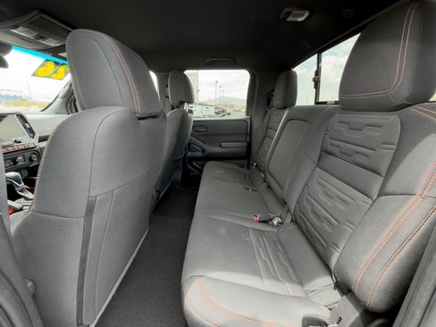 Used 2026 Nissan Frontier PRO-4X AWD/4WD image 13