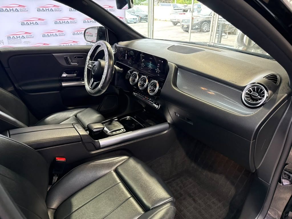 Used 2023 Mercedes-Benz GLA 250 4MATIC w/ Premium Package image 47