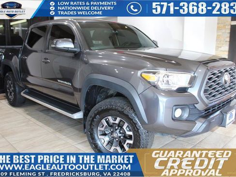 Used 2021 Toyota Tacoma TRD Off-Road w/ Technology Package AWD/4WD image 1