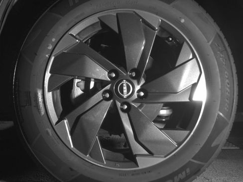 Used 2025 Nissan Rogue SV AWD/4WD image 15