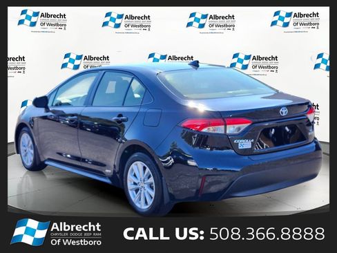 Used 2024 Toyota Corolla LE w/ LE Convenience Package AWD/4WD image 3