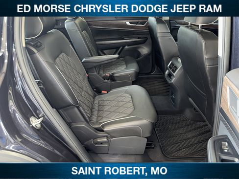 Used 2024 Volkswagen Atlas SEL Premium R-Line AWD/4WD image 32
