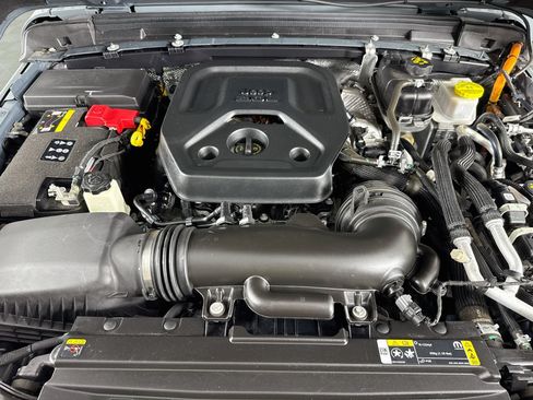 Used 2024 Jeep Wrangler Unlimited Sahara w/ Safety Group AWD/4WD image 18