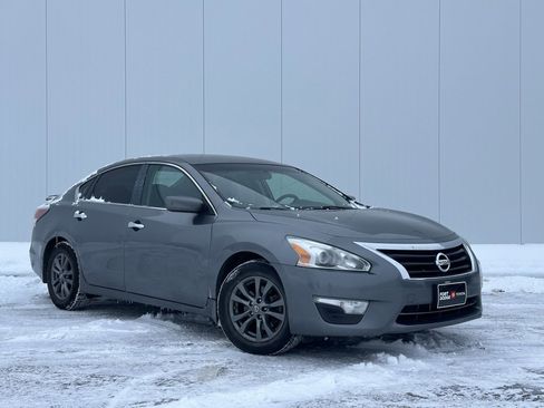 Used 2015 Nissan Altima 2.5 S w/ Special Edition Package image 6