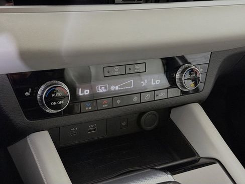 Used 2024 Mitsubishi Outlander SEL image 19