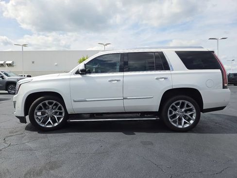 Used 2019 Cadillac Escalade Platinum AWD/4WD image 16