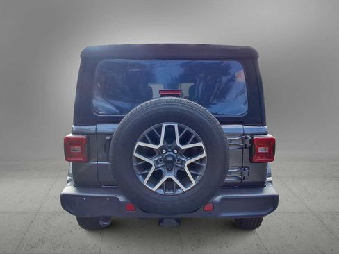 Used 2024 Jeep Wrangler Unlimited Sahara w/ Technology Group AWD/4WD image 7