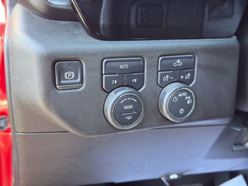 Used 2025 Chevrolet Silverado 1500 LT image 11