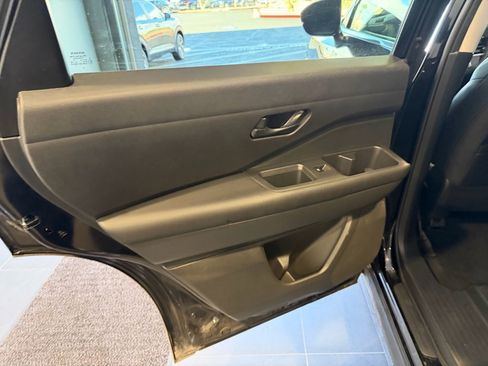 Used 2025 Nissan Pathfinder SV image 10