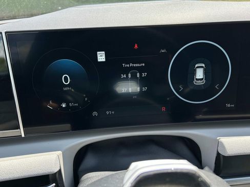 New 2025 Hyundai Tucson Limited image 38