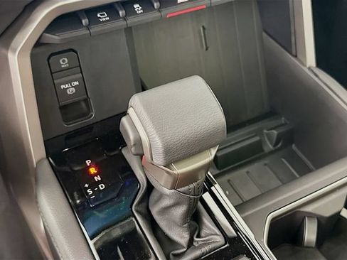 Certified 2025 Toyota Tundra Limited AWD/4WD image 18