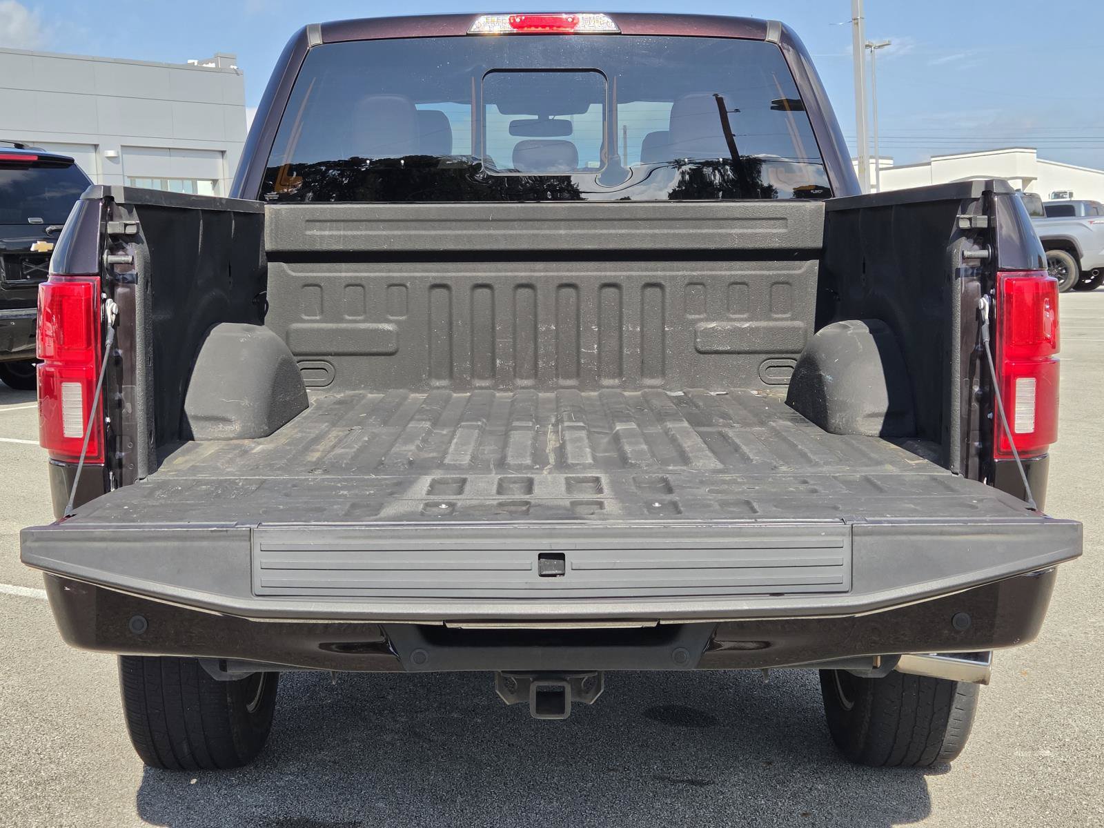 Used 2018 Ford F150 Platinum w/ Equipment Group 701A Luxury AWD/4WD image 9