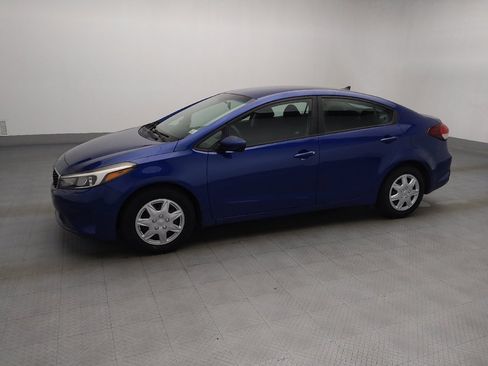 Used 2017 Kia Forte LX FWD image 2